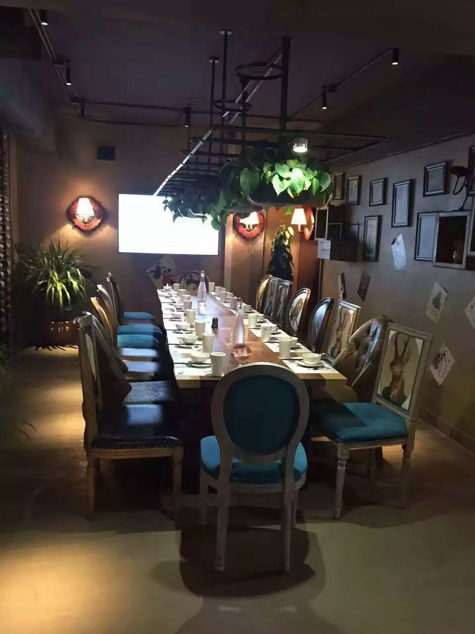 西餐厅桌椅